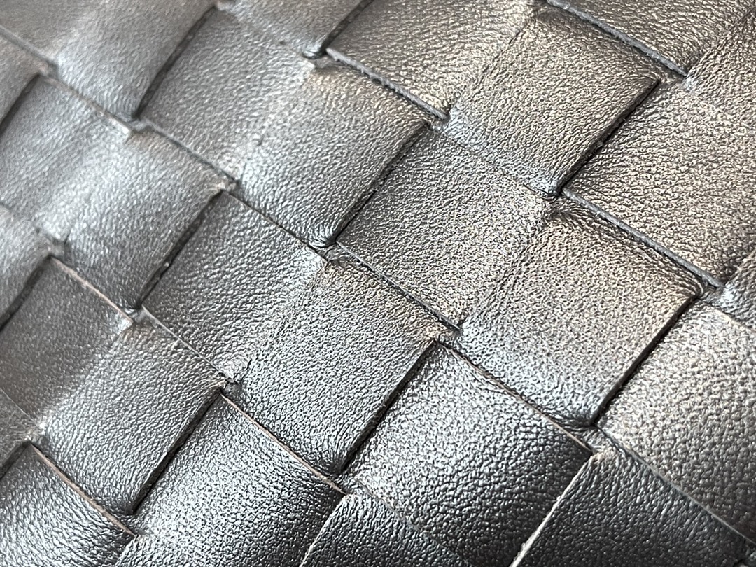 bo*te*ga Ve*ne*ta mini jodie