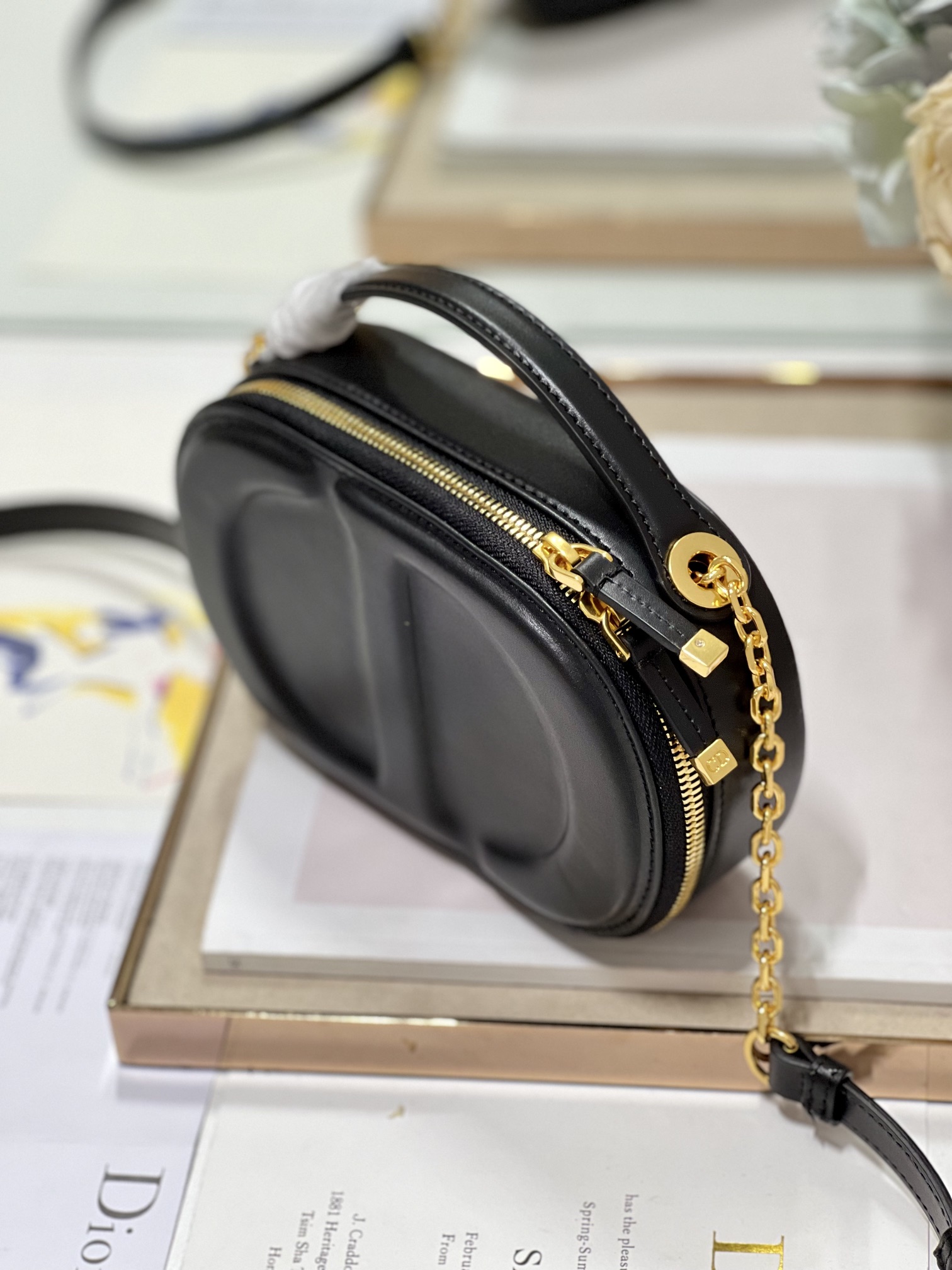 D*or cd signature oval camera bag