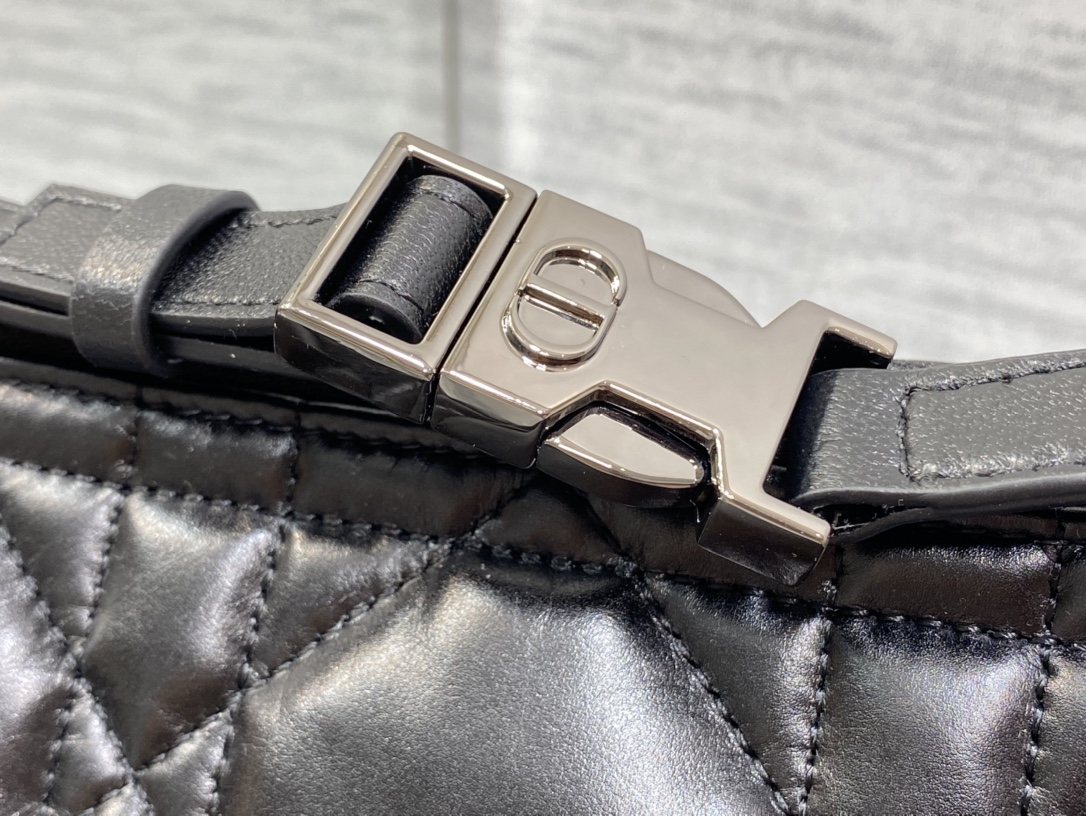 medium D*ortravel nomad pouch