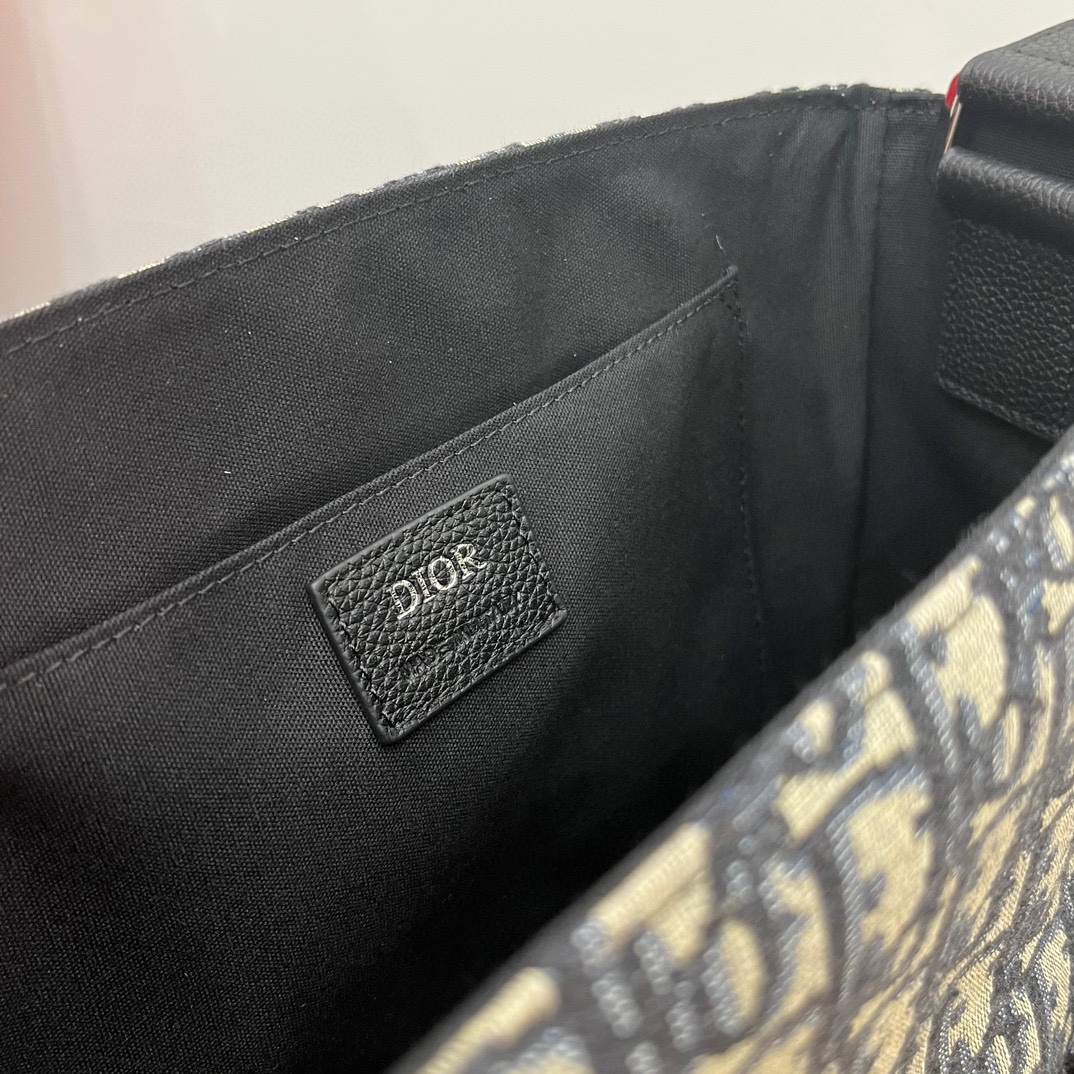 D*or explorer messenger bag