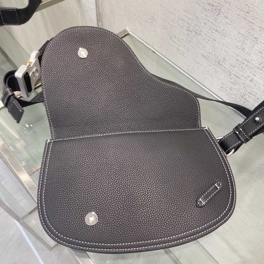 D*or oblique saddle pouch