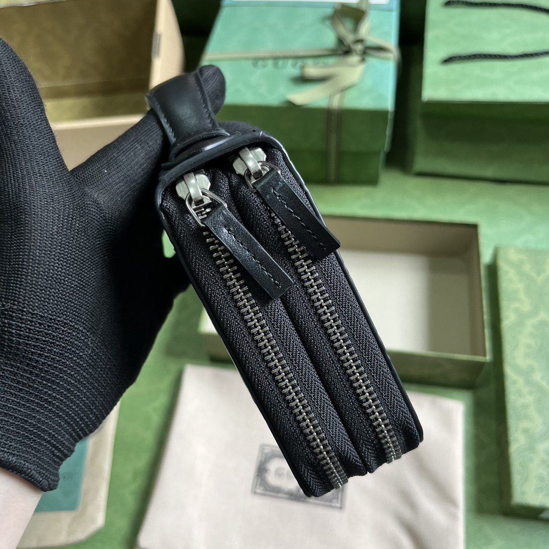 G*u*i jumbo gg travel document case