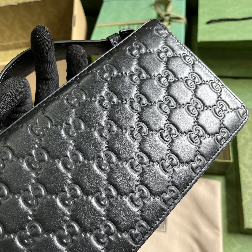 G*u*i jumbo gg travel document case