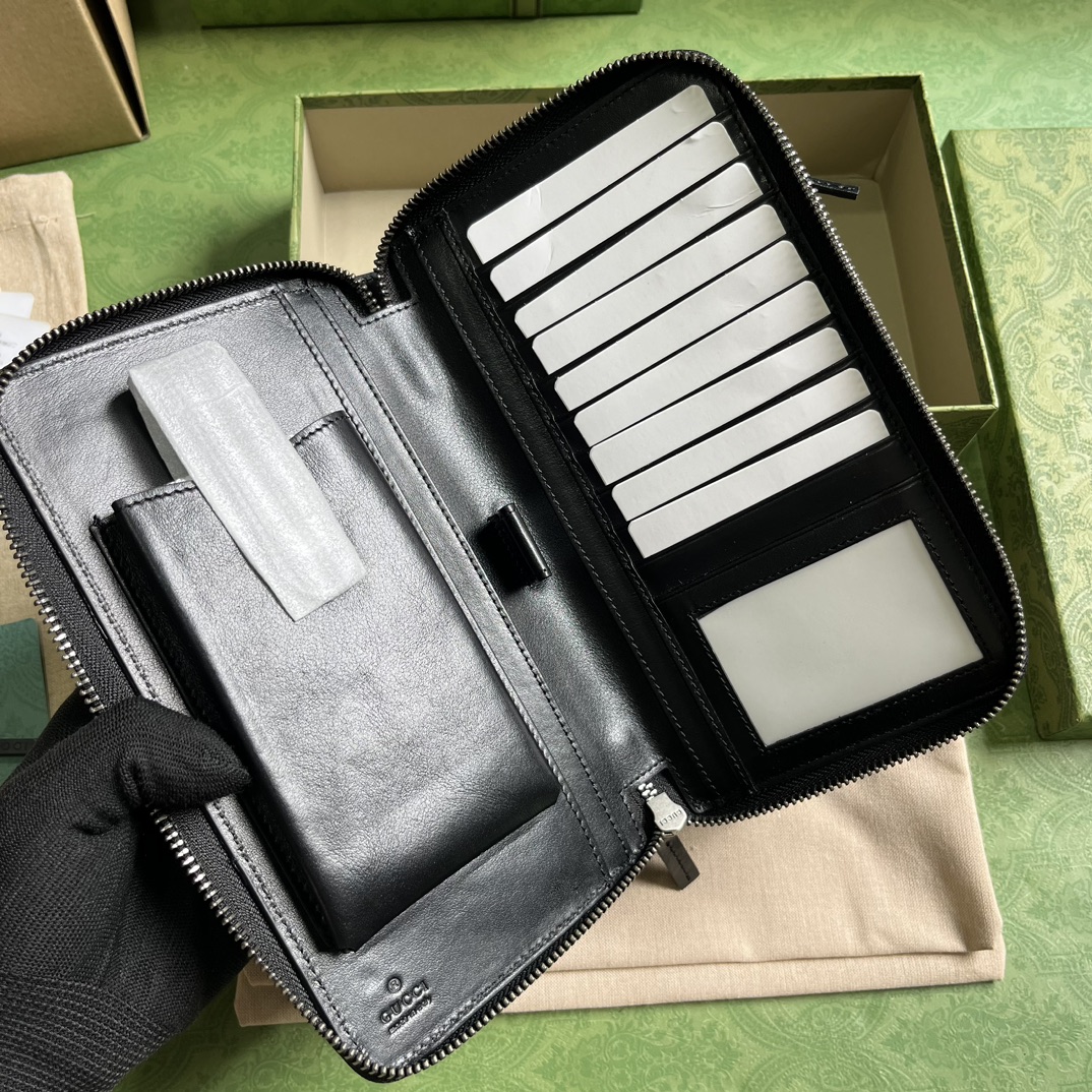 G*u*i jumbo gg travel document case