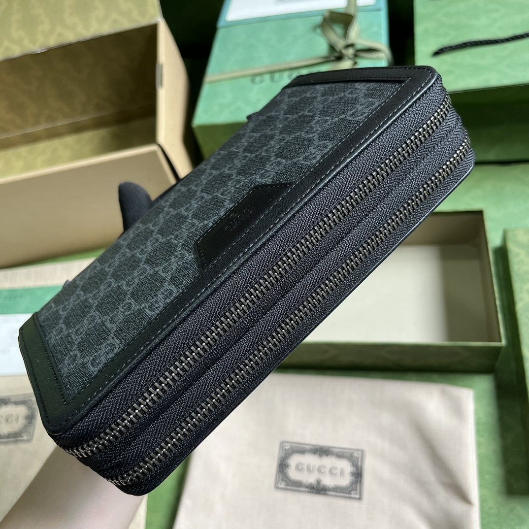 G*u*i jumbo gg travel document case