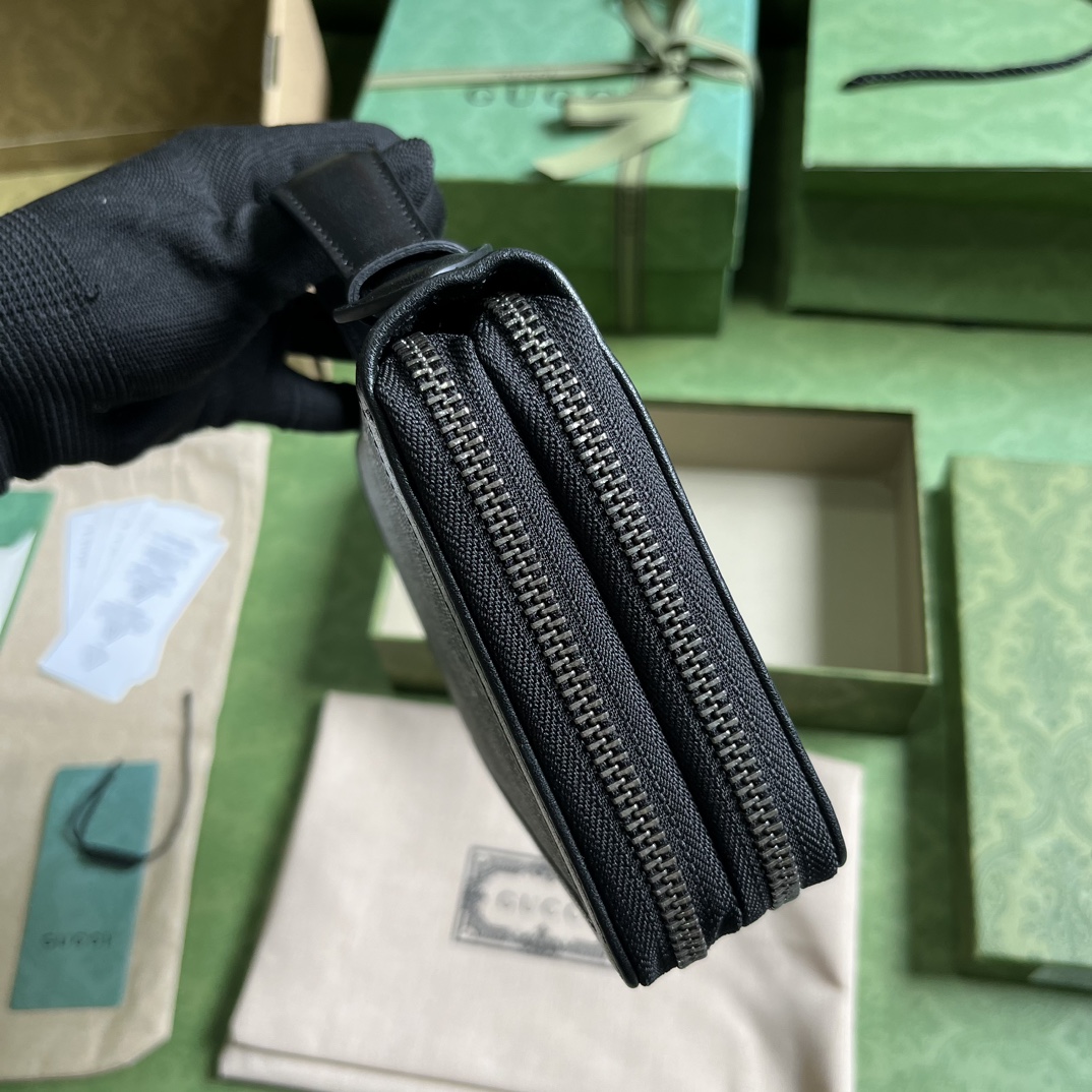 G*u*i jumbo gg travel document case