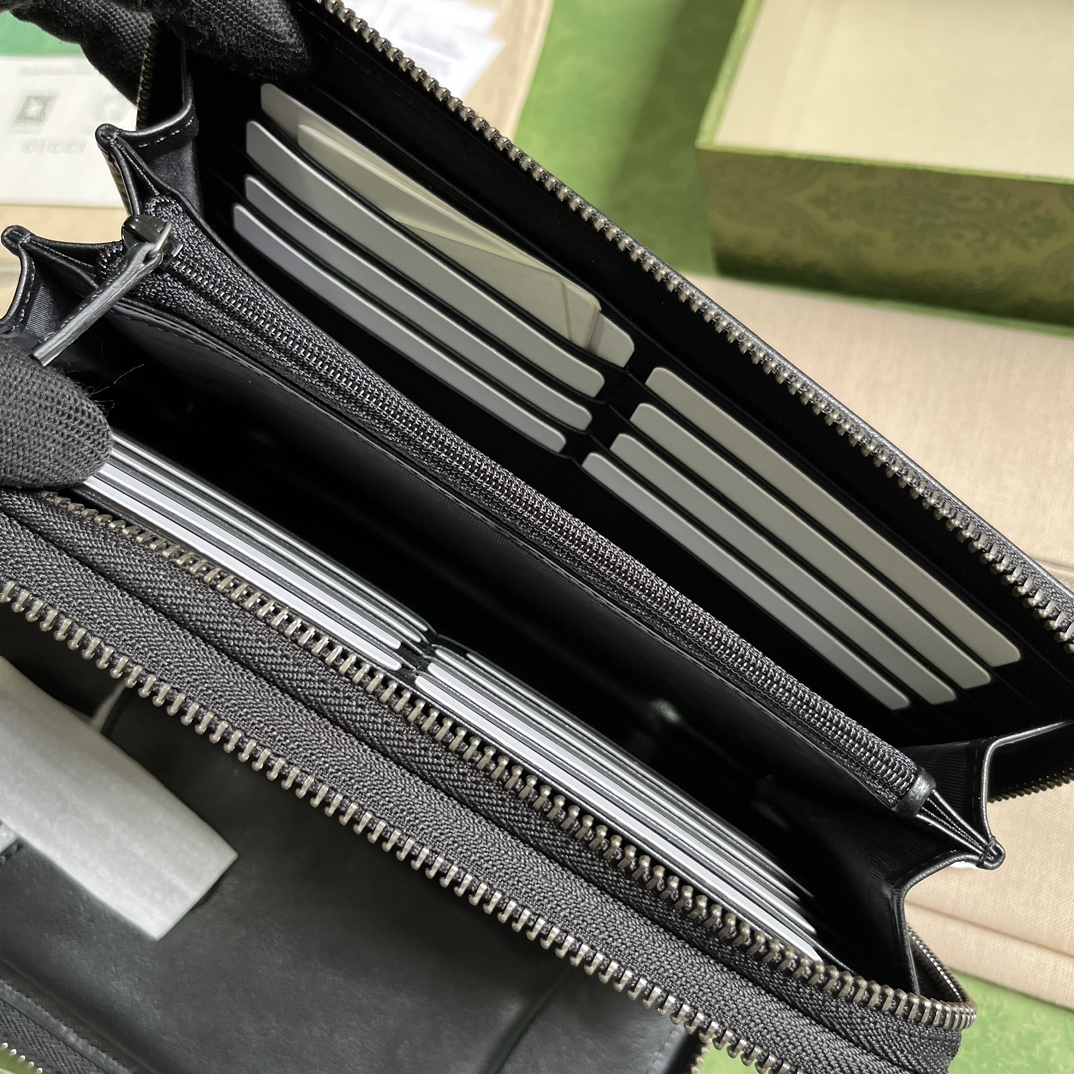 G*u*i jumbo gg travel document case