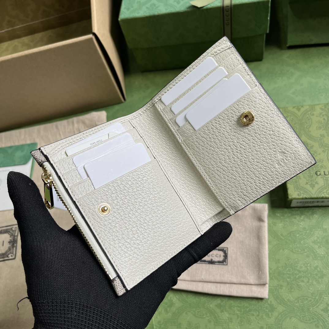 G*u*i animal print long wallet