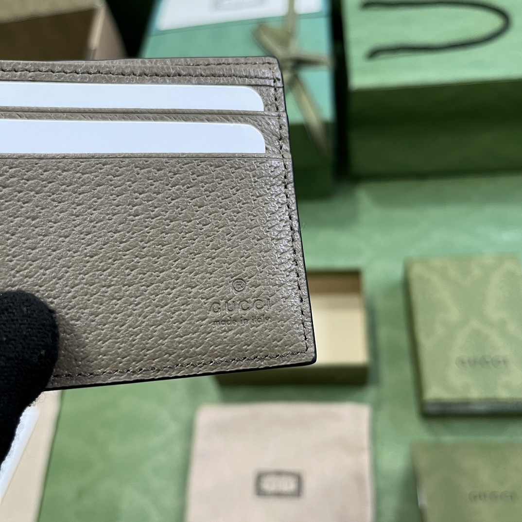 G*u*i gg marmont leather bi-fold wallet