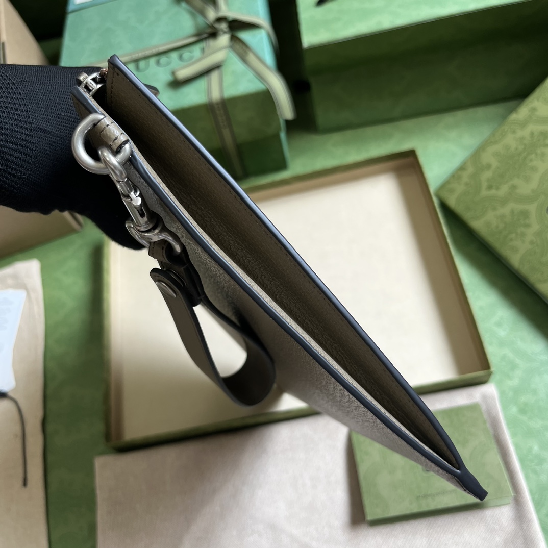 G*u*i gg marmont leather pouch