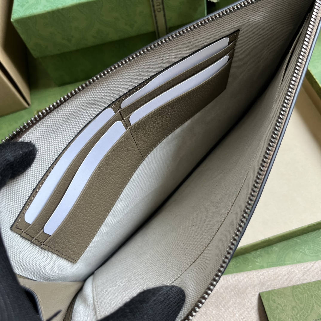 G*u*i gg marmont leather pouch