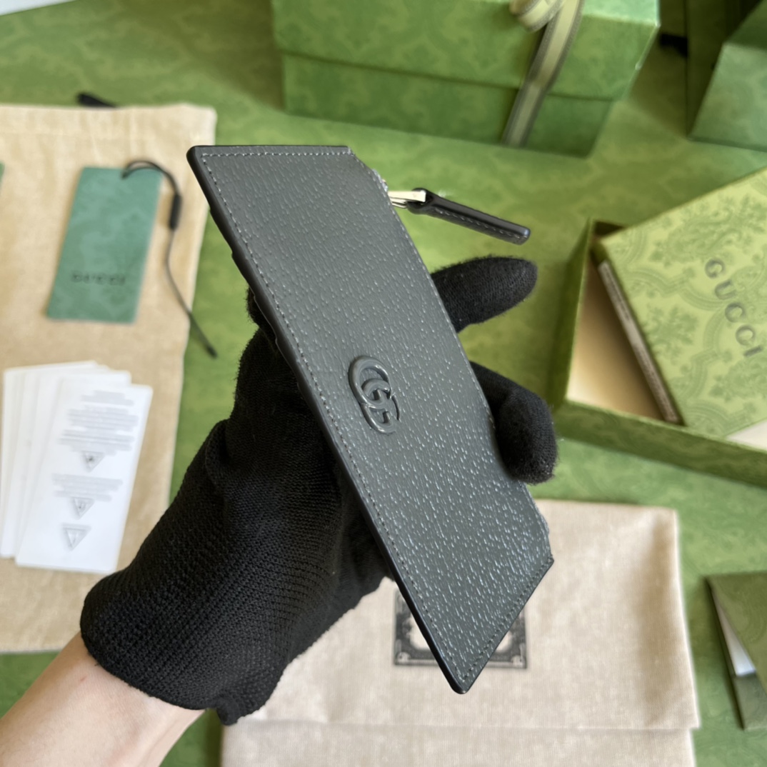 G*u*i gg marmont zip card case