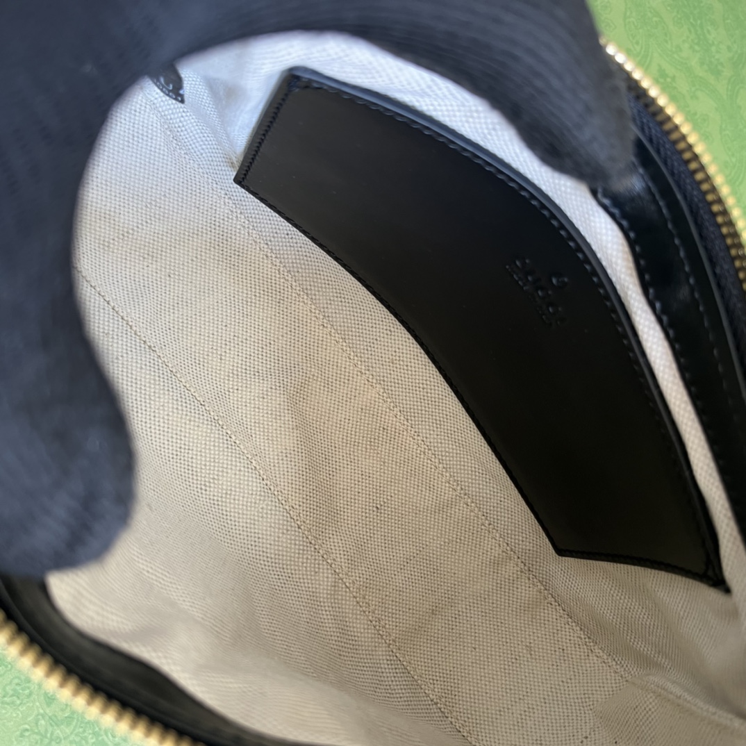 G*u*i matelassé handbag