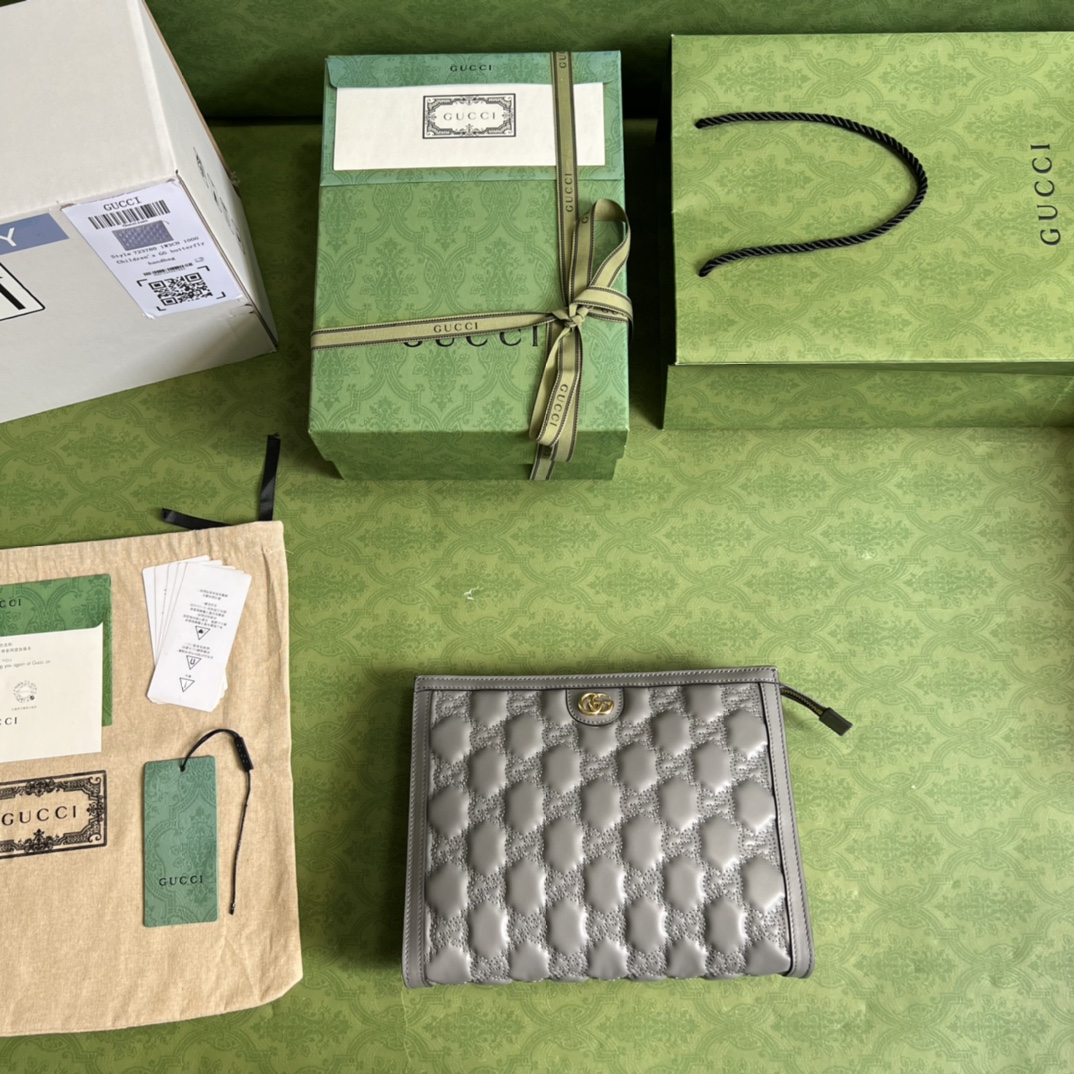 G*u*i gg matelassÉ pouch