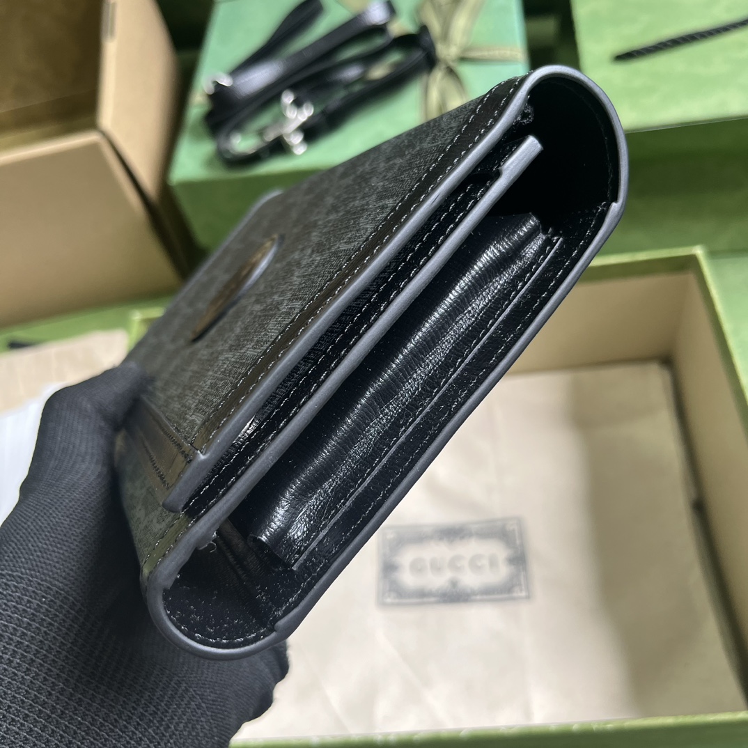 G*u*i gg top handle wallet