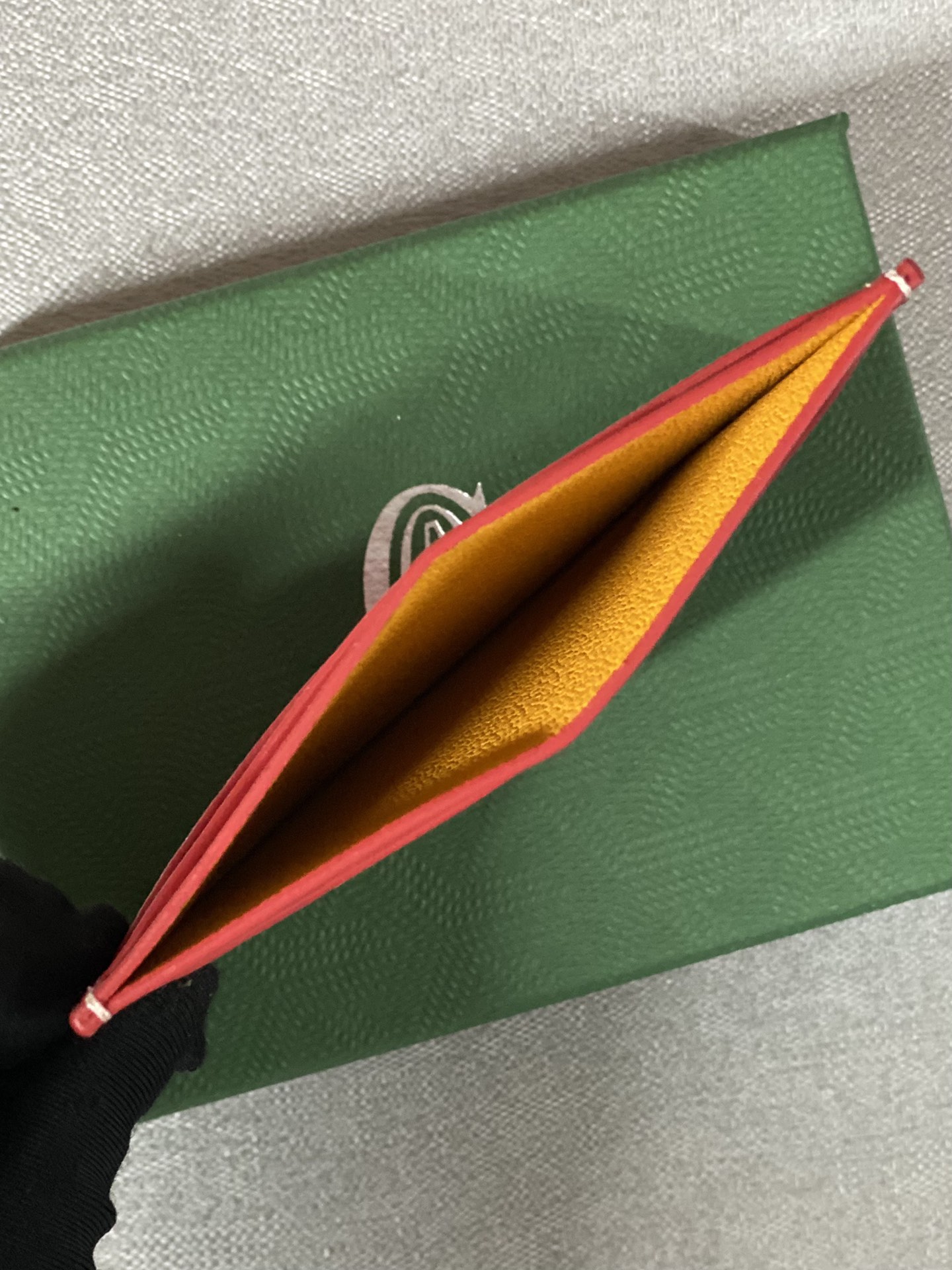 Go*ard card holder
