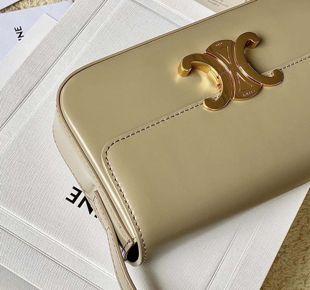Ce**e triomphe shoulder bag
