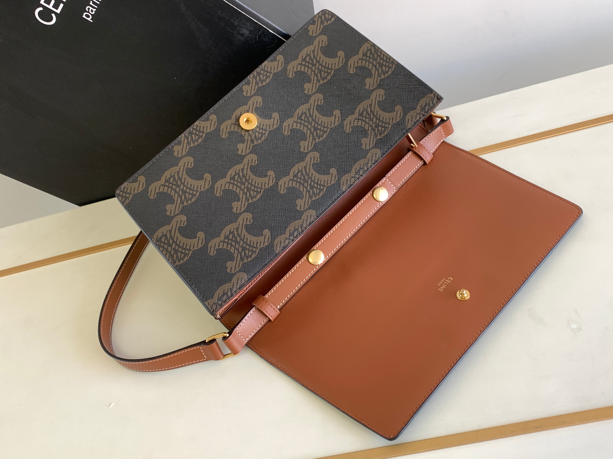 Ce**e trapeze triomphe bag