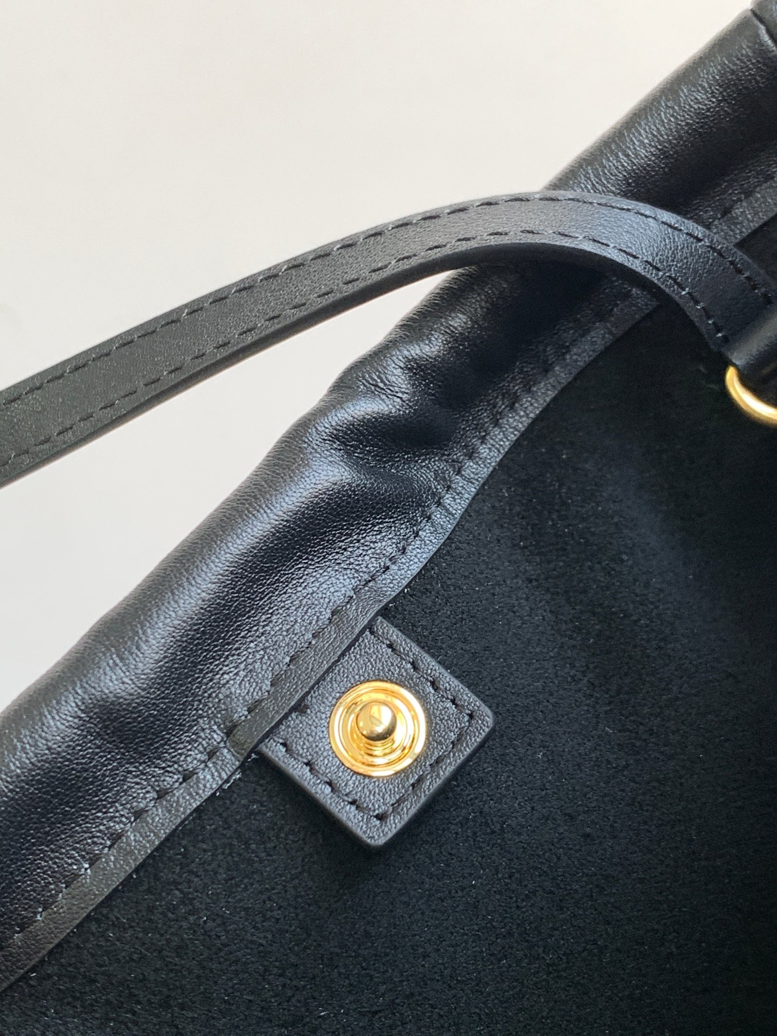 Ce**e small cabas drawstring cuir triomphe