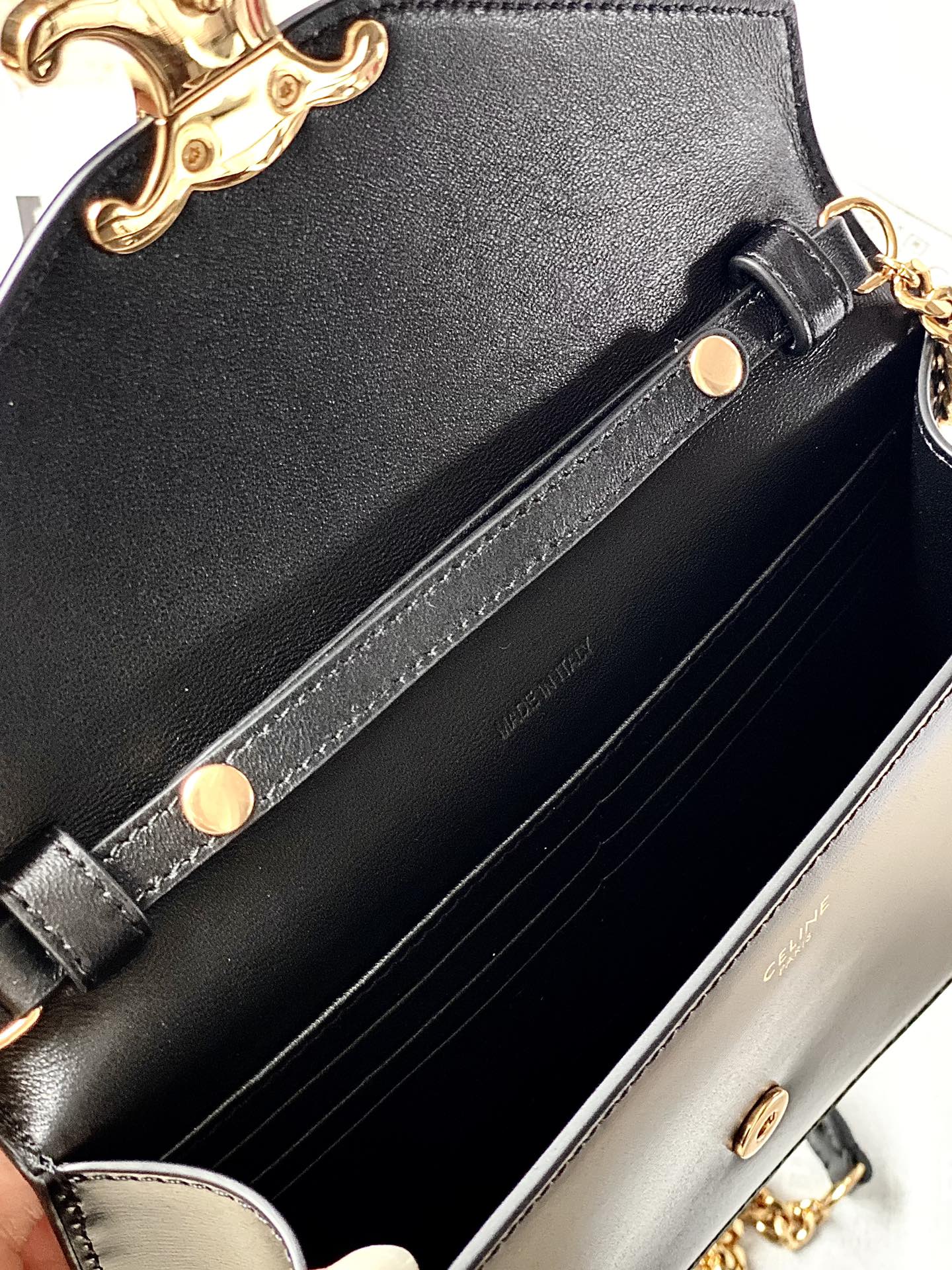 Ce**e wallet on chain triomphe