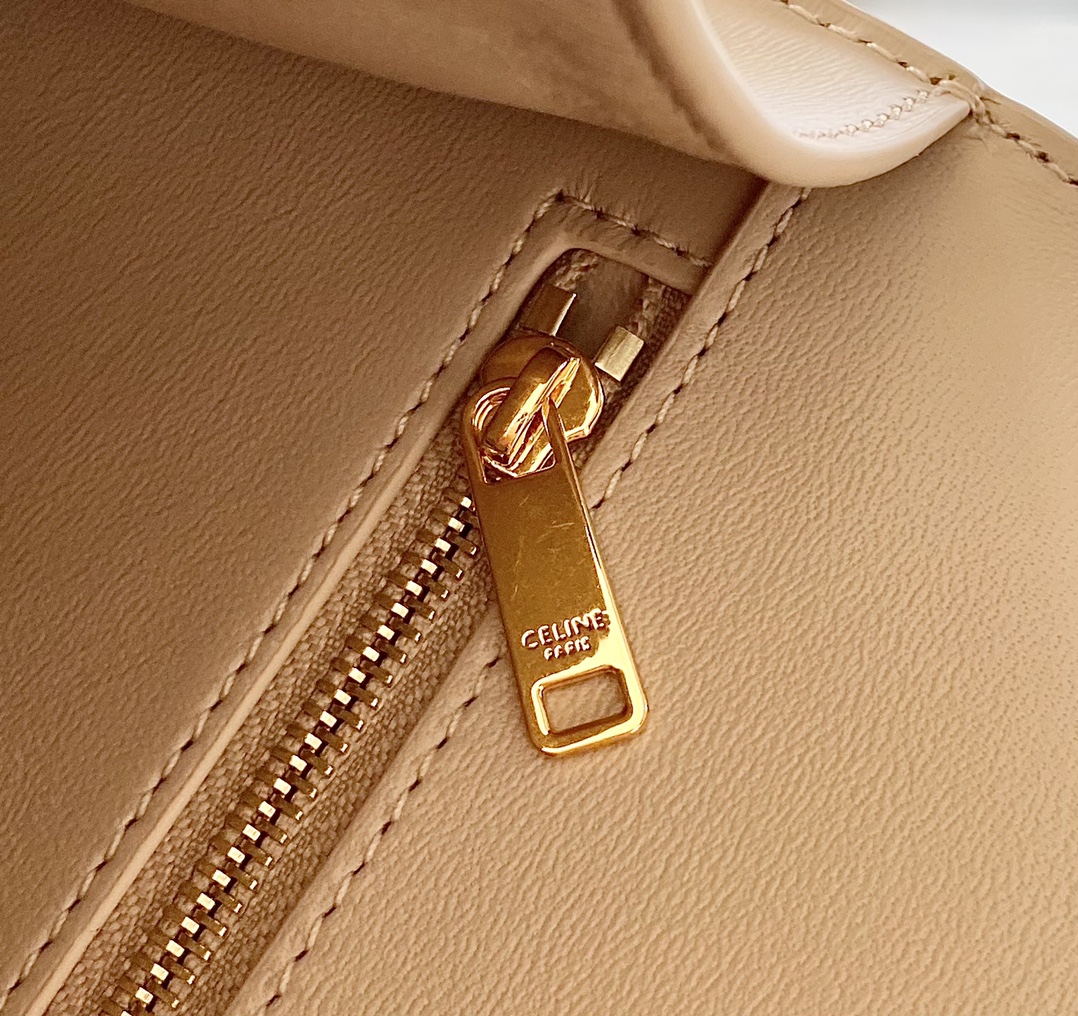 Ce**e besace triomphe bag