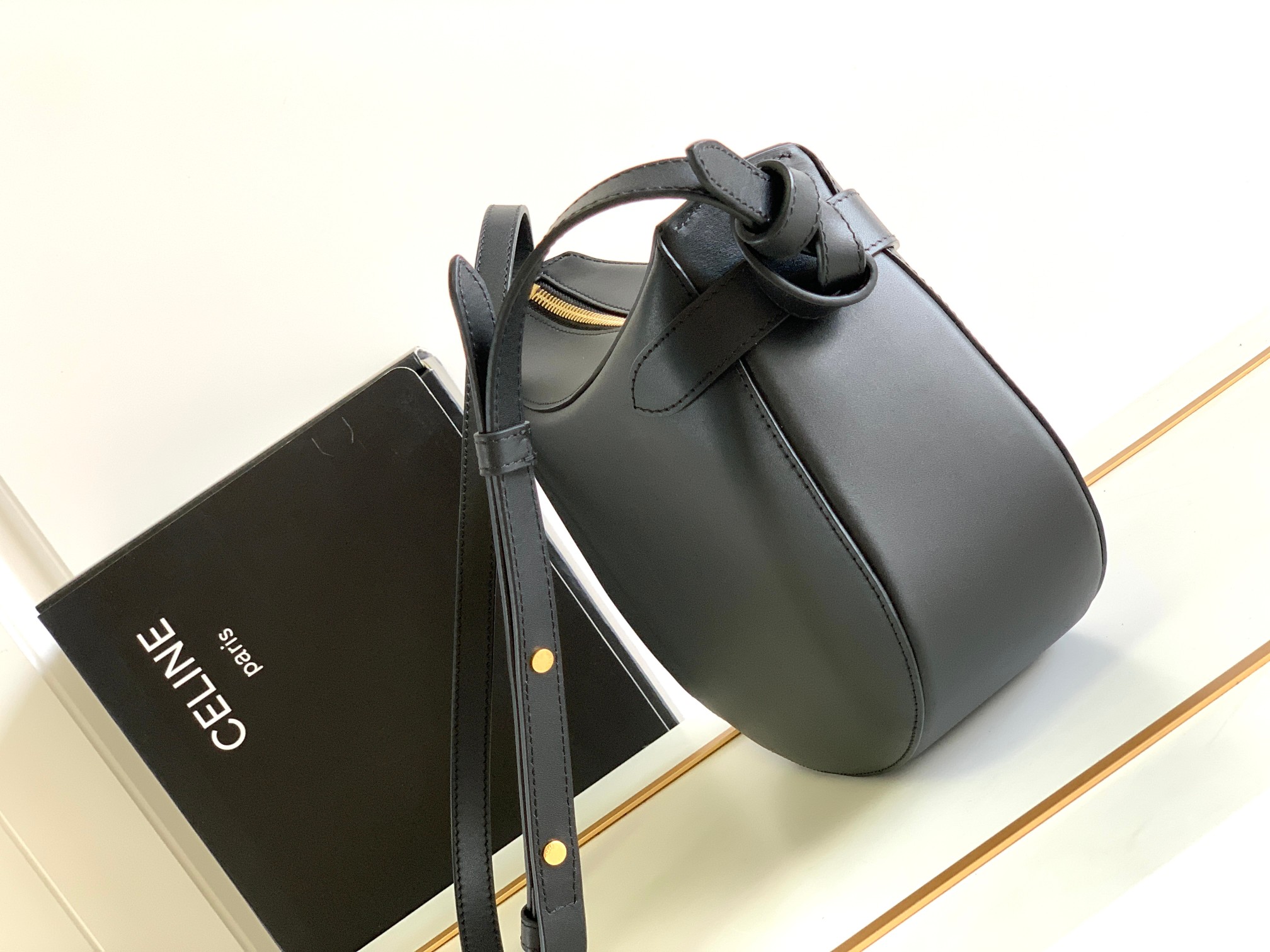 Ce**e besace noeuds français