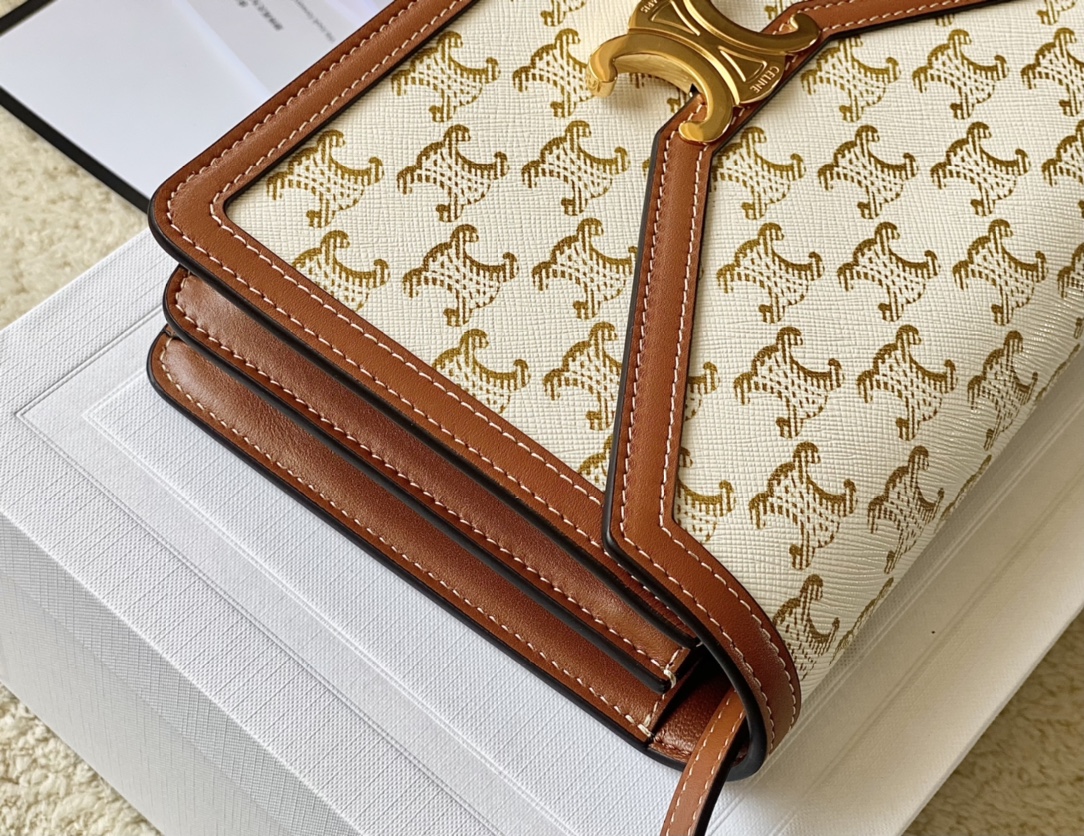 Ce**e enveloppe triomphe bag