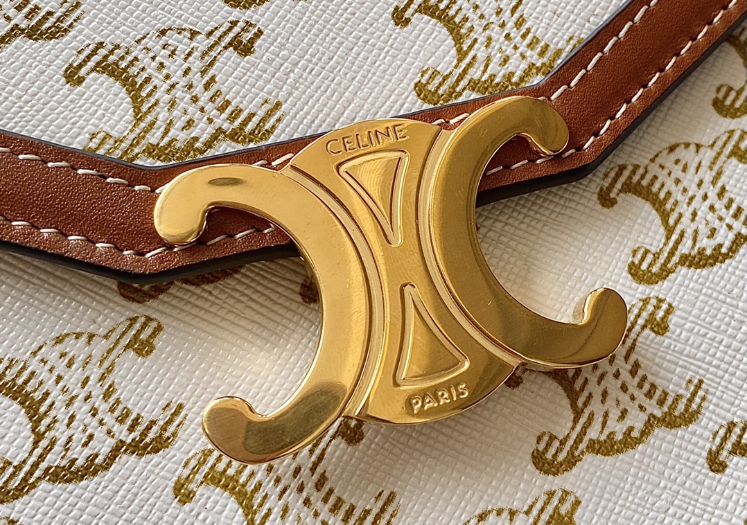 Ce**e enveloppe triomphe bag