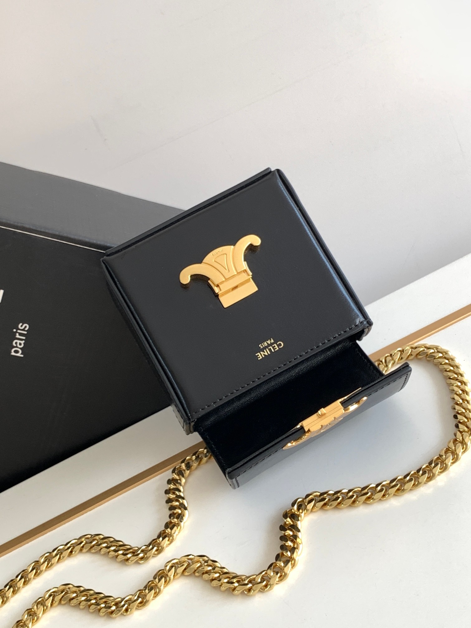 Ce**e mini box triomphe in shiny calfskin black