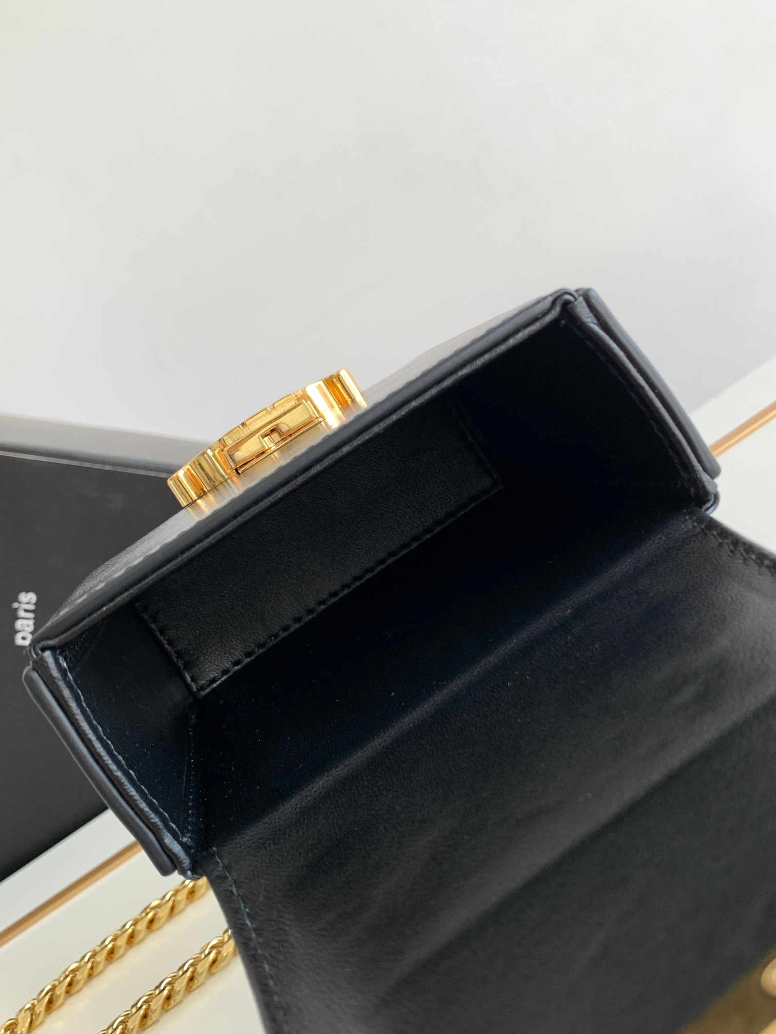 Ce**e mini box triomphe in shiny calfskin black