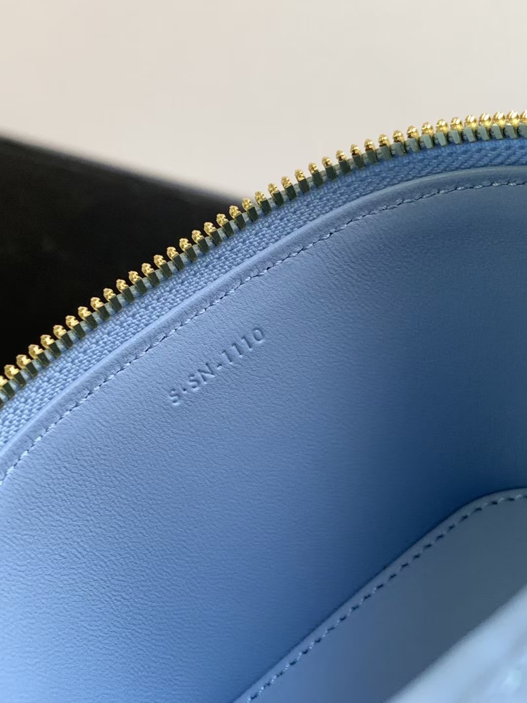 Ce**e triomphe canvas