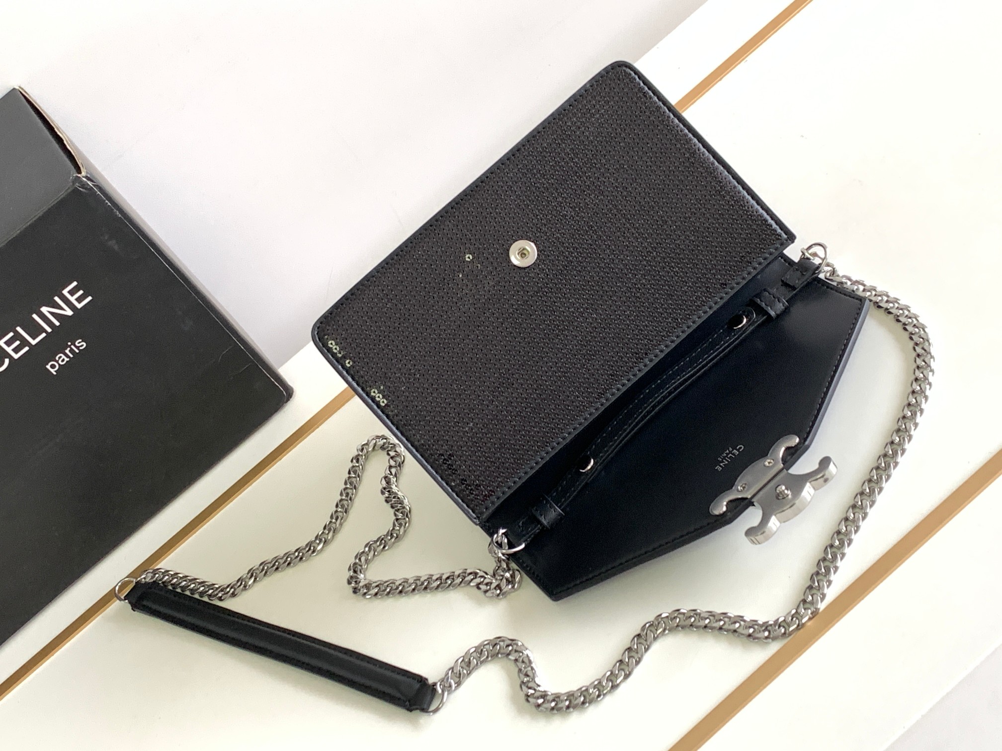 Ce**e wallet on chain triomphe