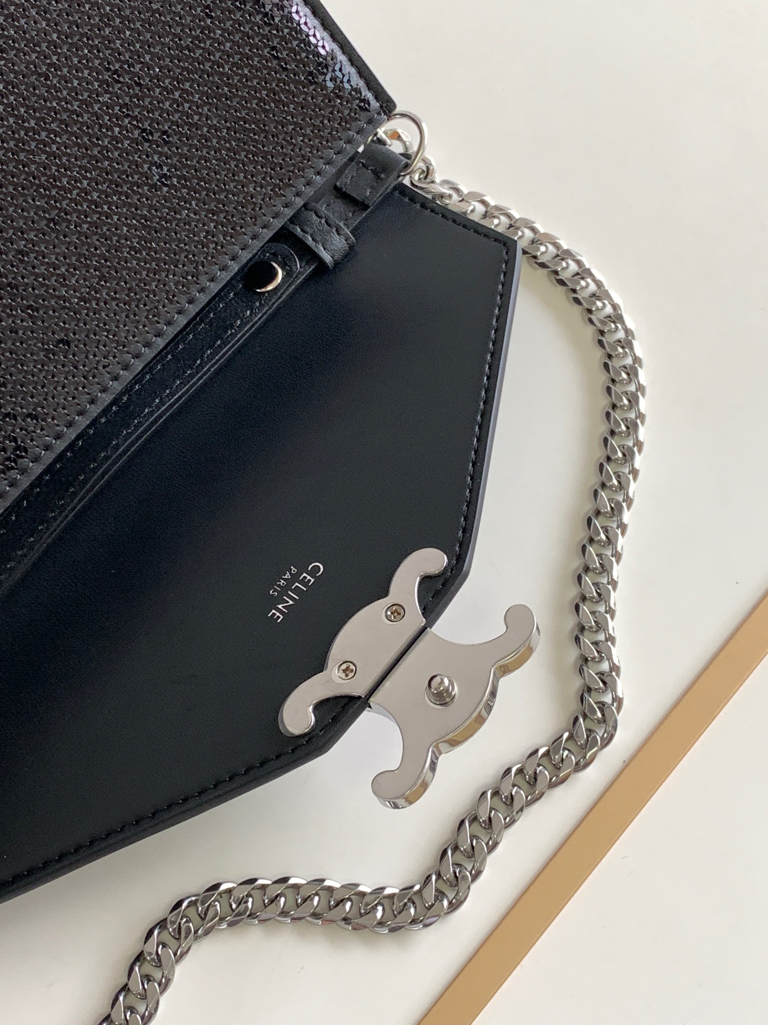 Ce**e wallet on chain triomphe