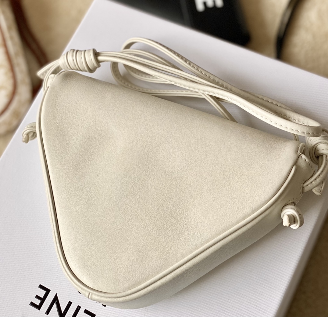 Ce**e triangle bag