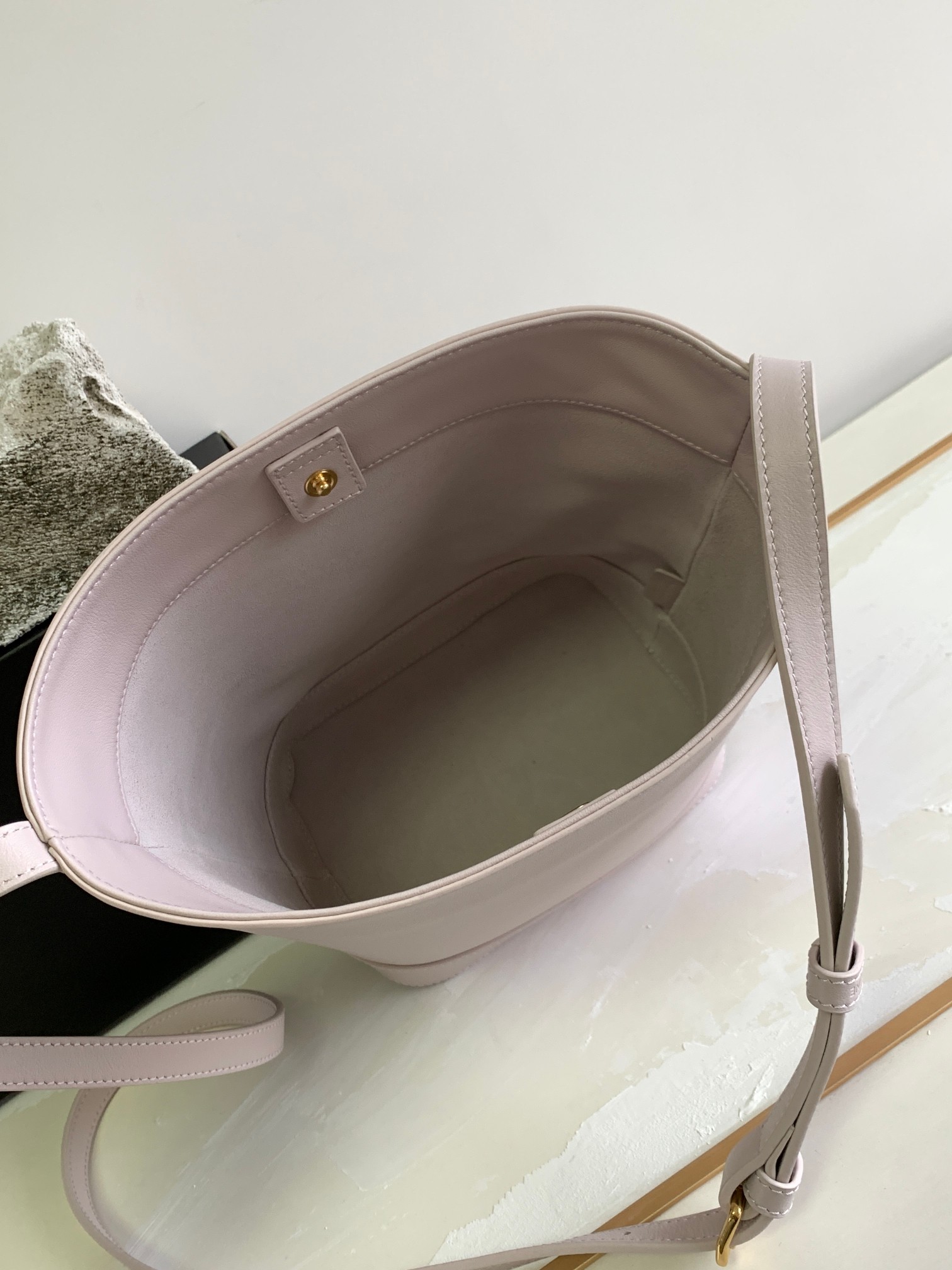 Ce**e small bucket cuir triomphe