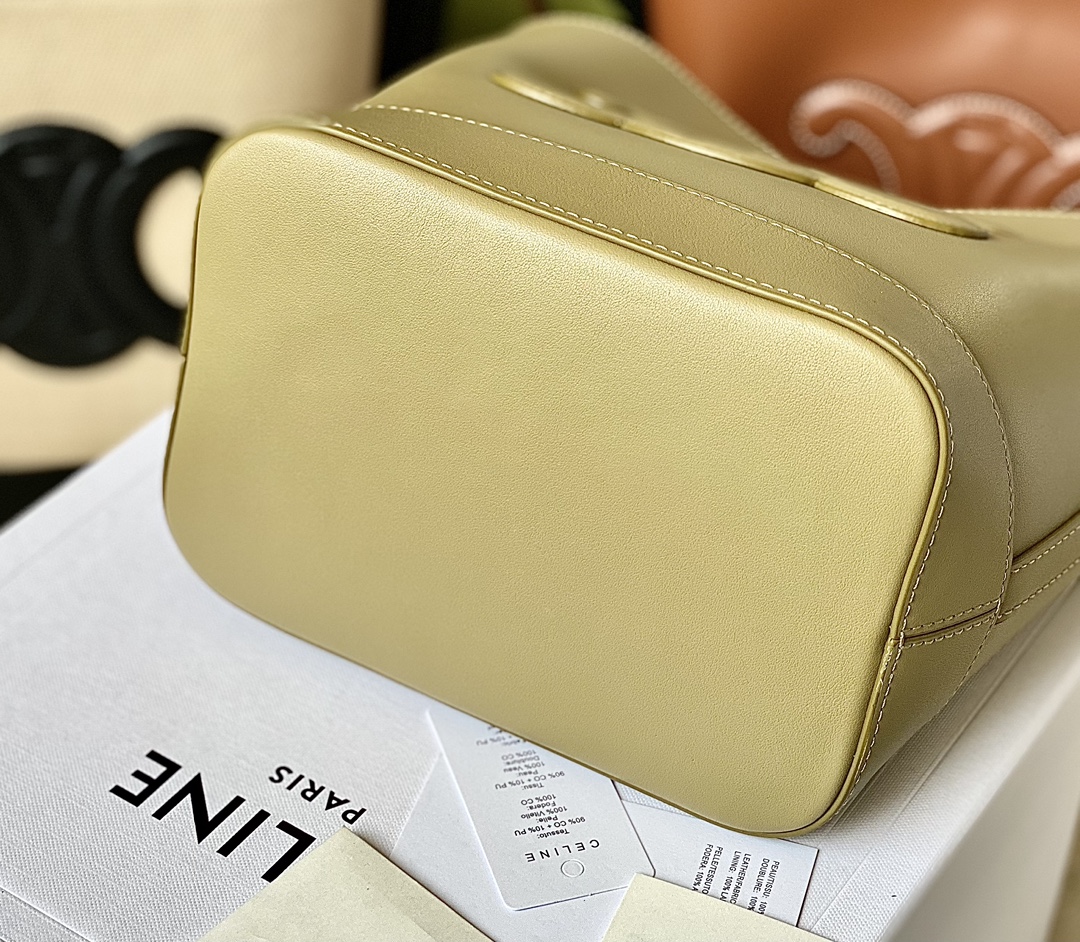 Ce**e bucket cuir triomphe bag