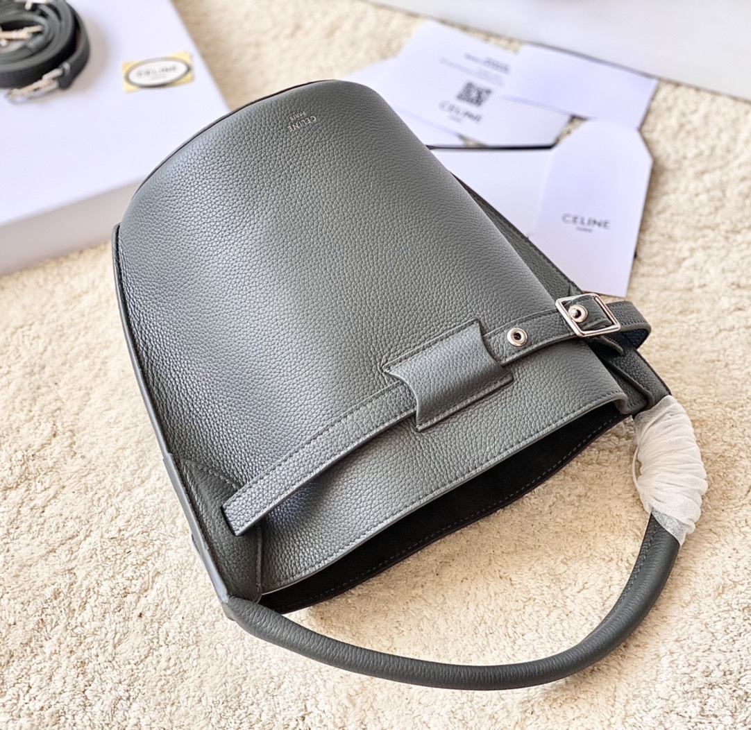 Ce**e small bucket bag
