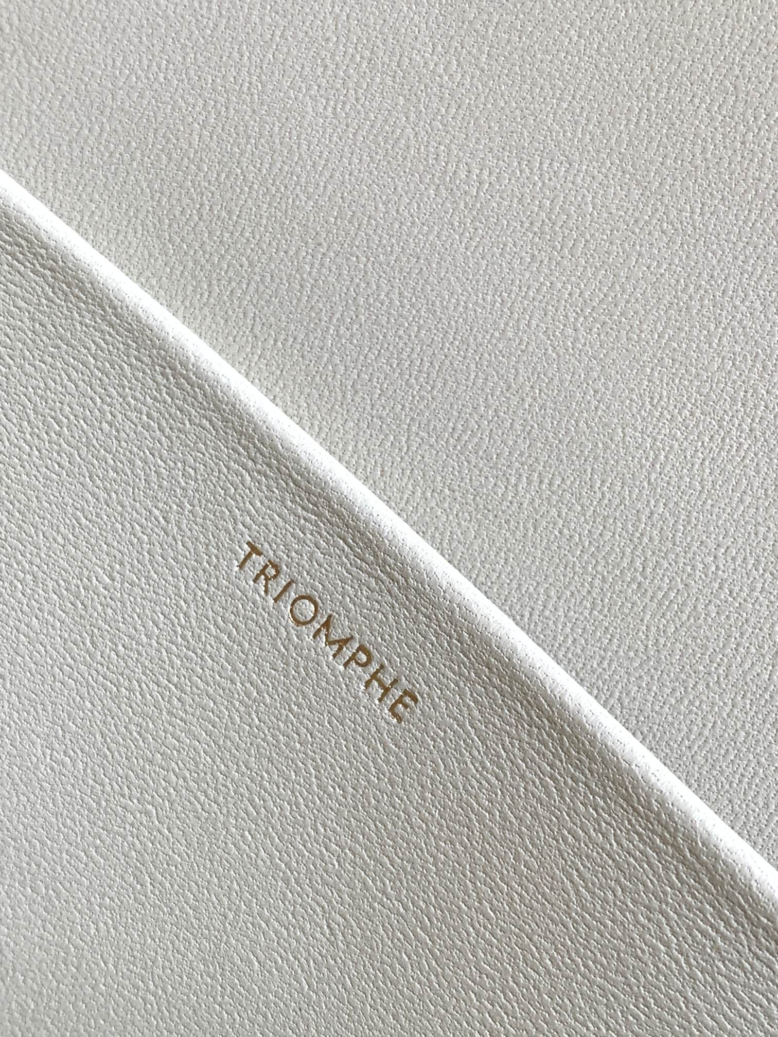 Ce**e classique triomphe bag