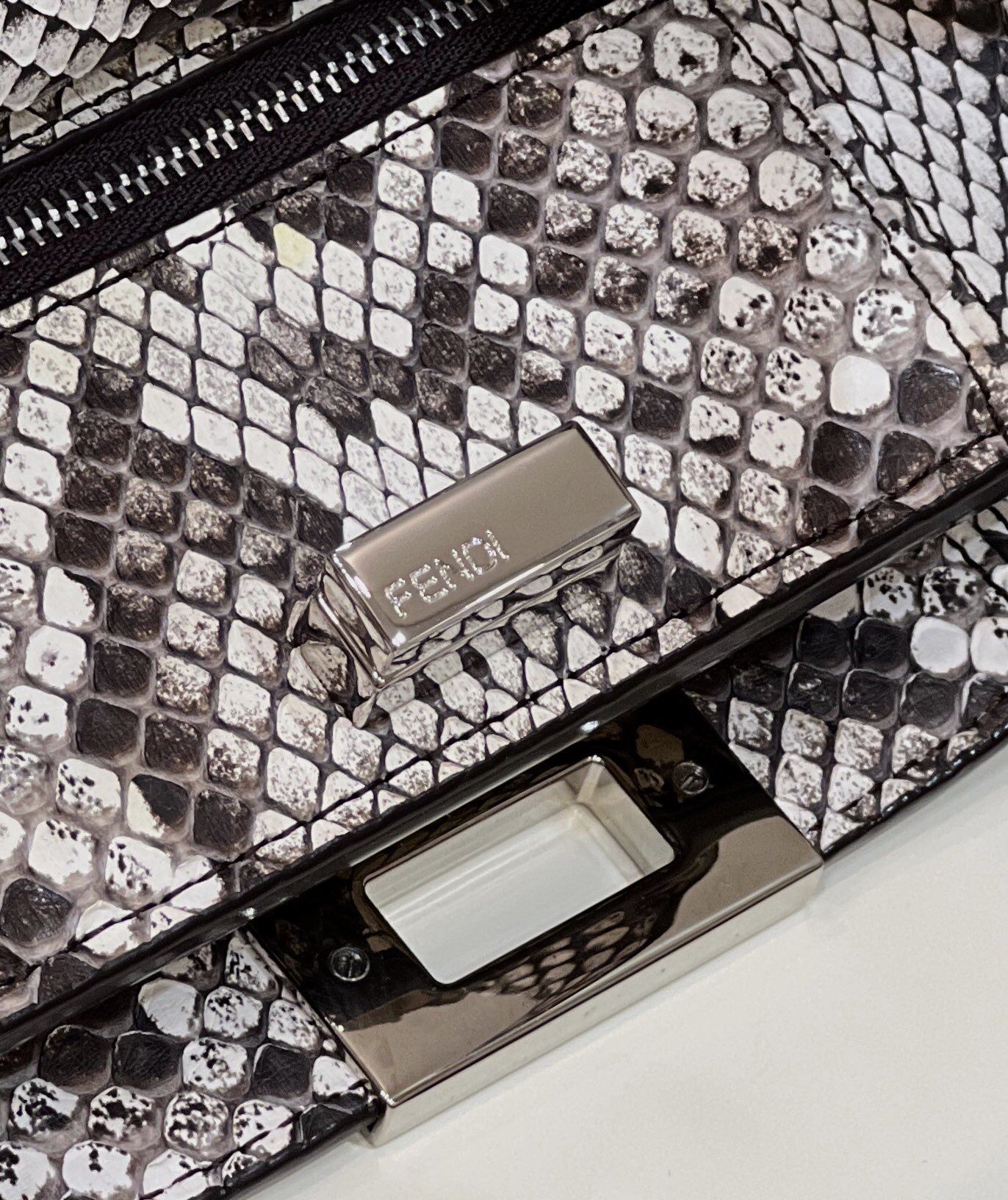 F**di peekaboo small