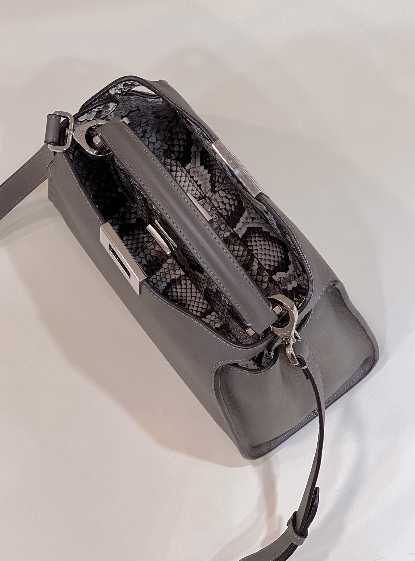 F**di peekaboo small