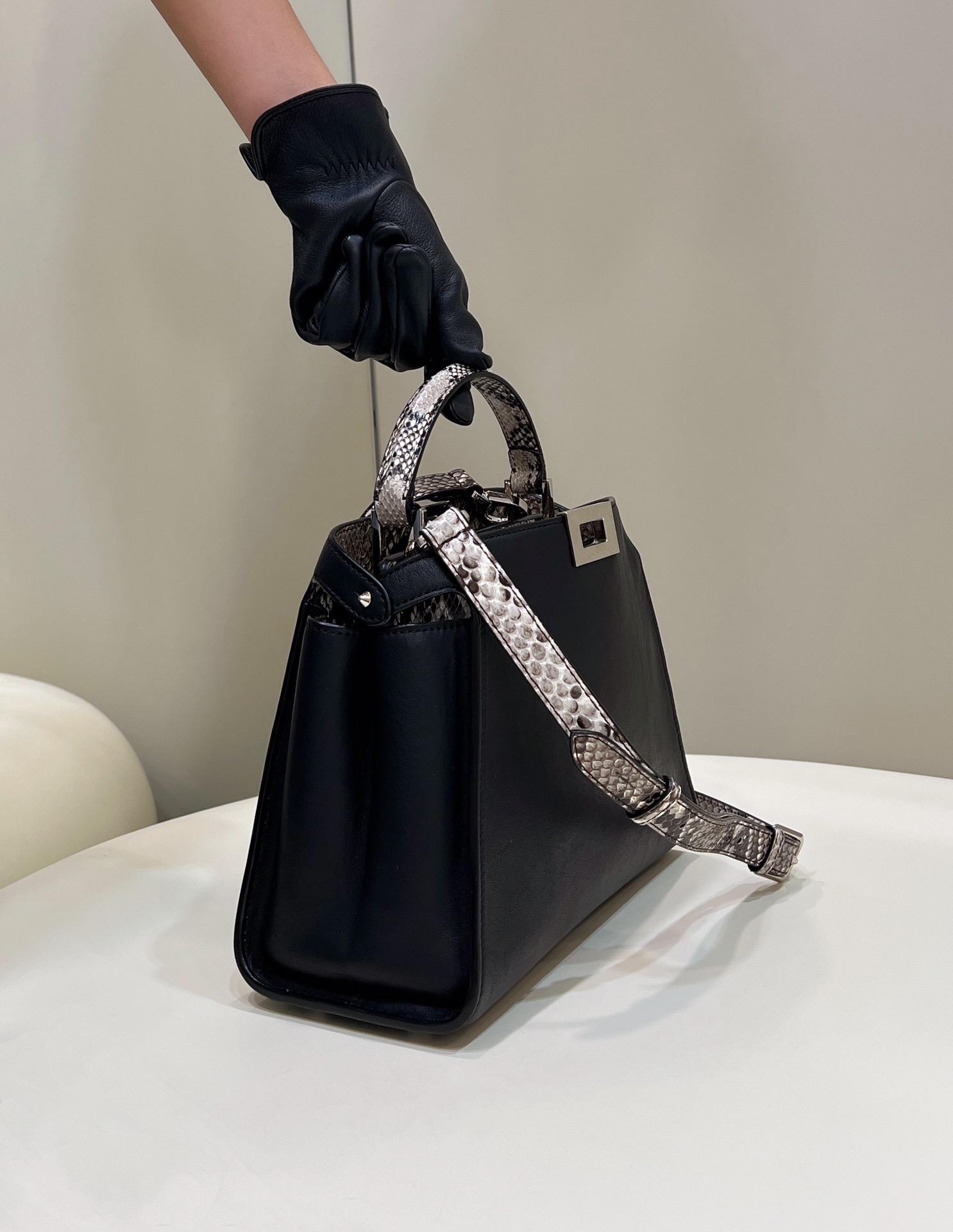 F**di peekaboo small