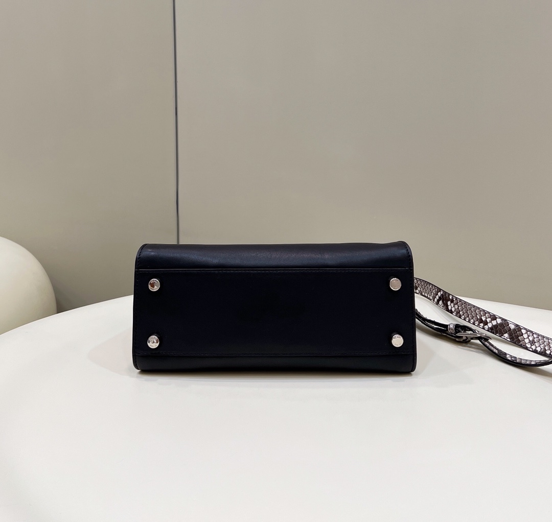 F**di peekaboo small