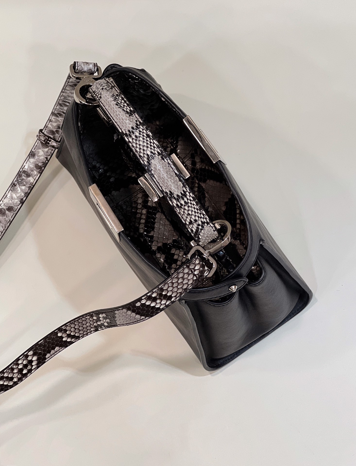 F**di peekaboo small