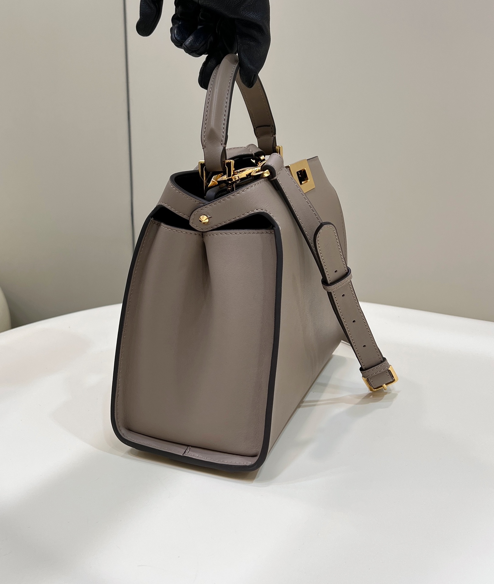 F**di peekaboo small