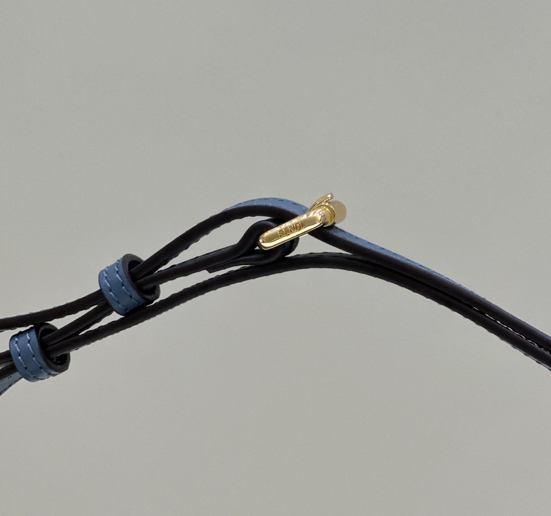 F**di F**digraphy small