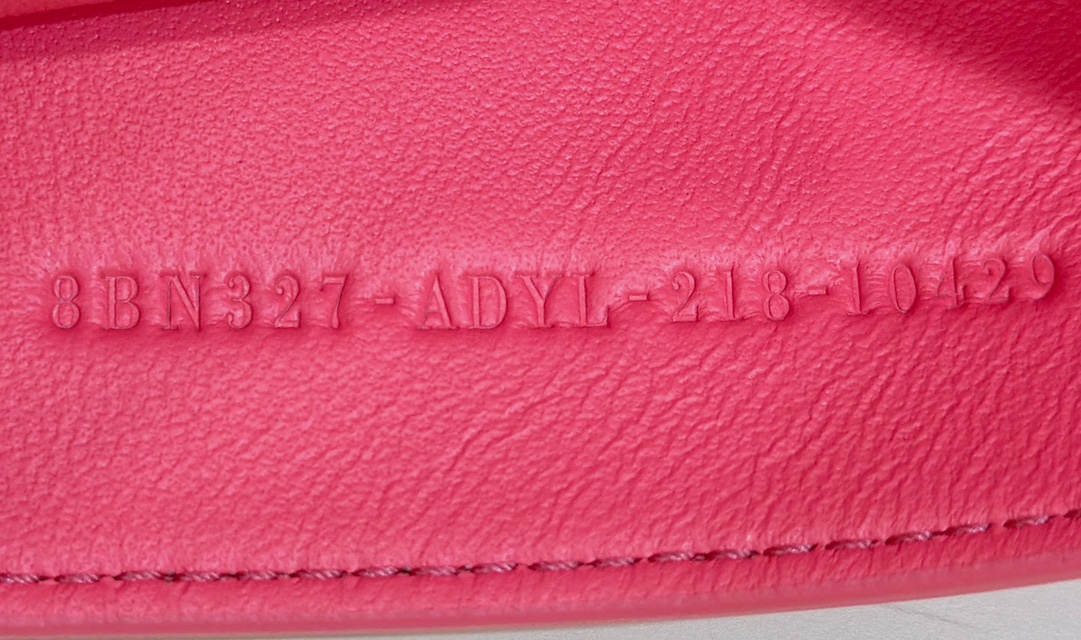 F**di peekaboo medium handbag