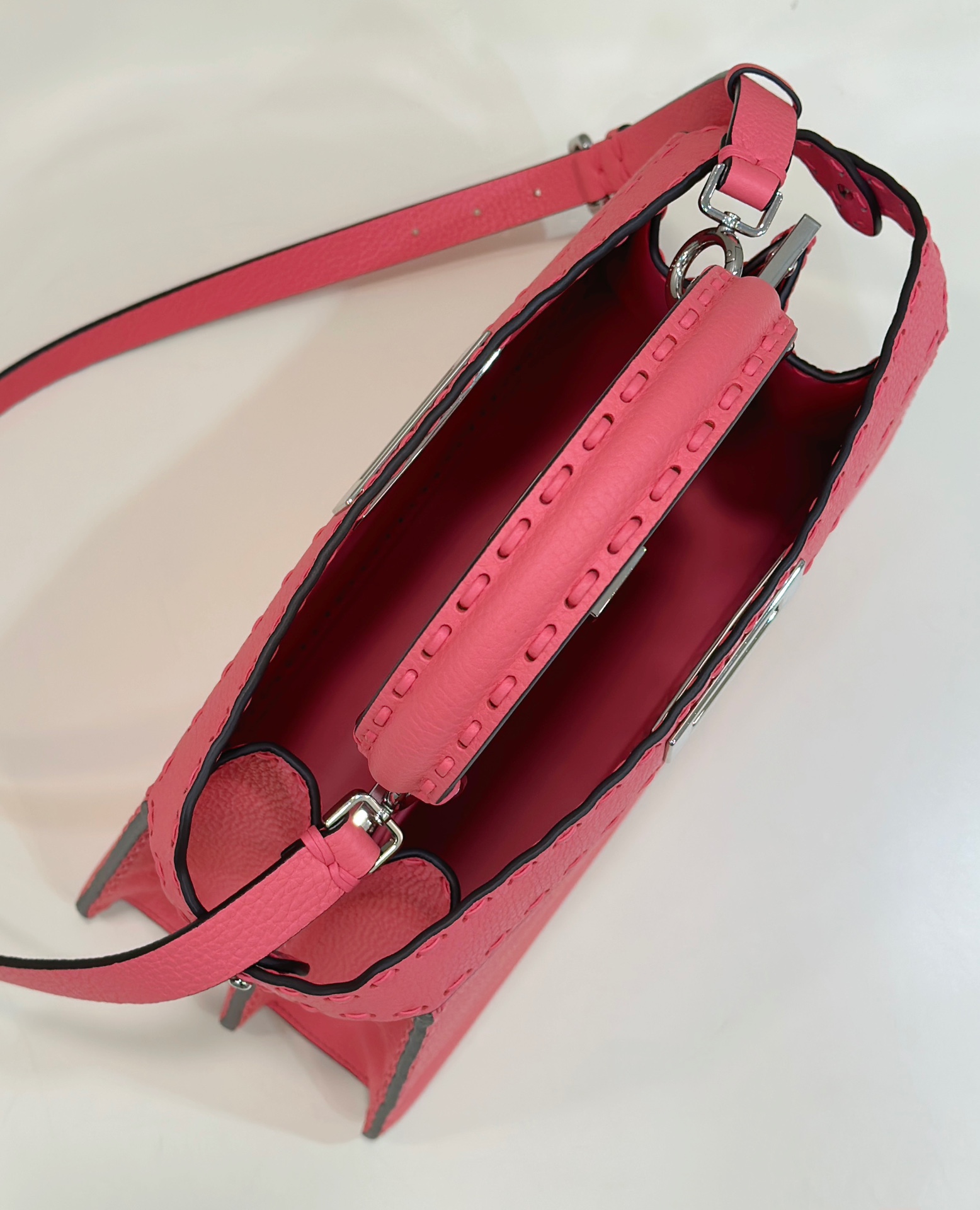 F**di peekaboo medium handbag