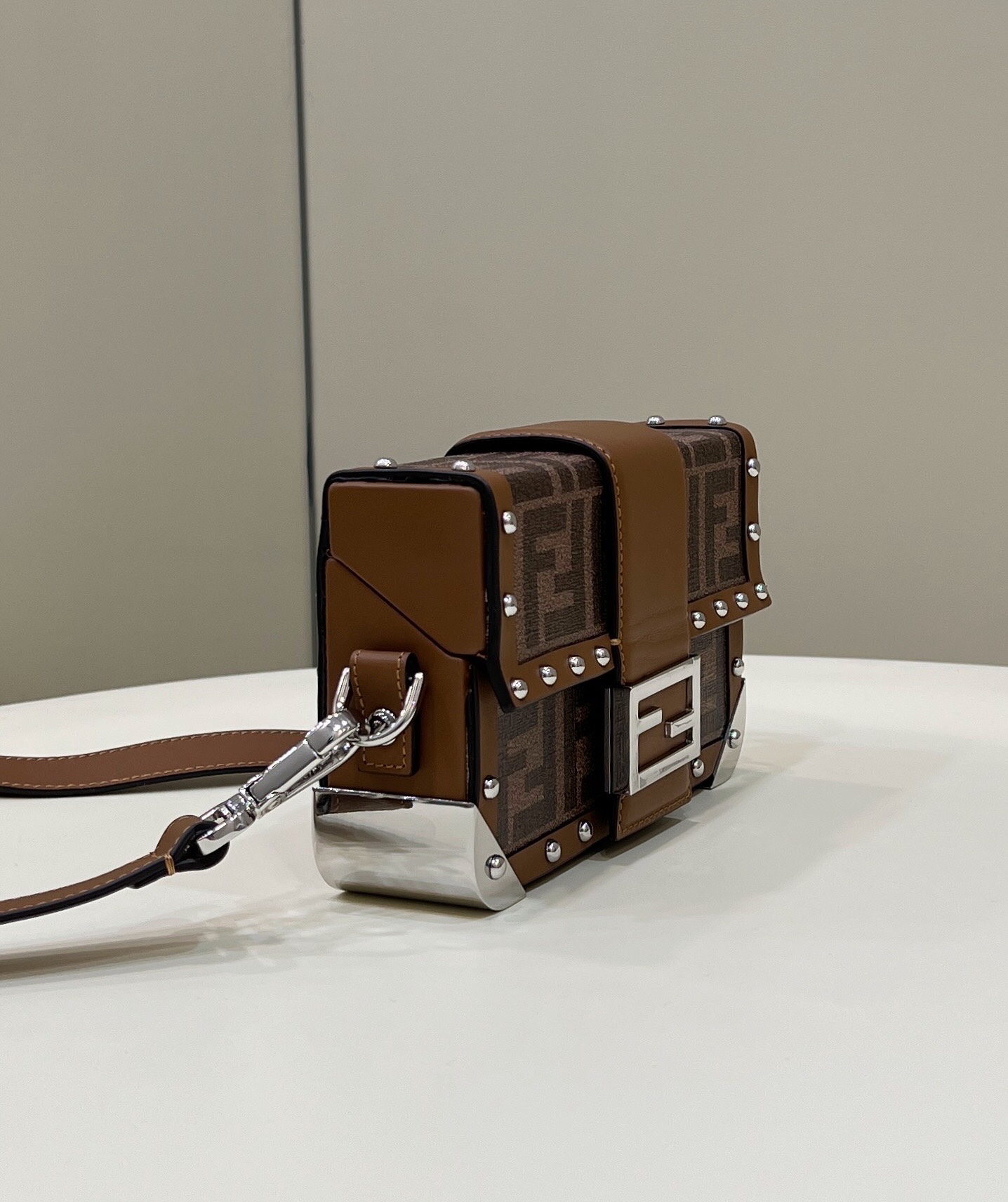 F**di trunk baguette