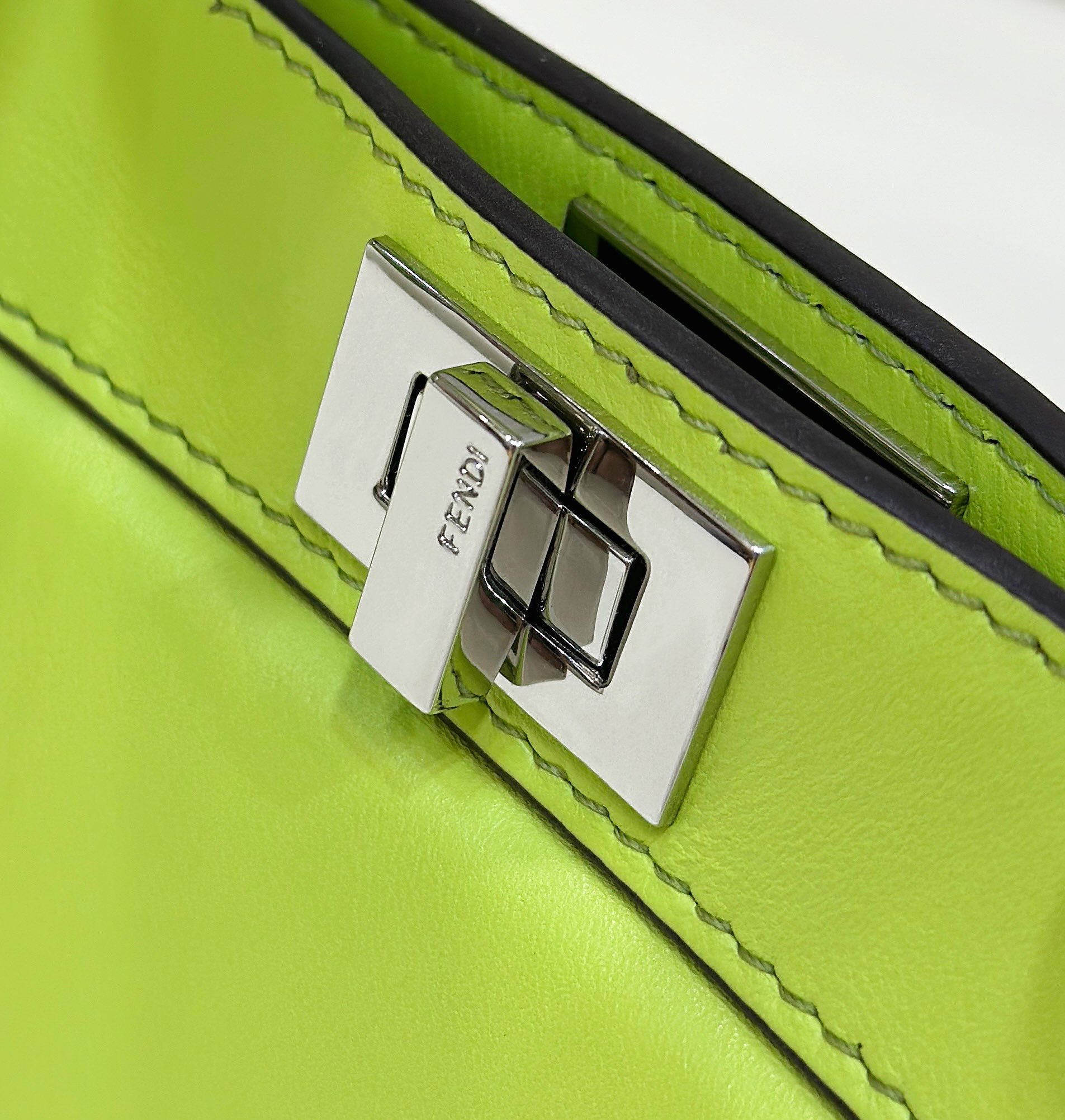 F**di by marc jacobs peekaboo