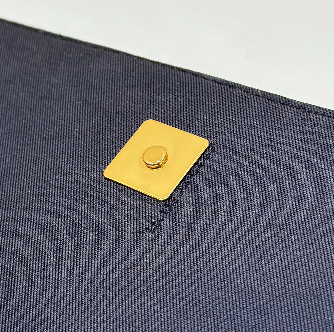 F**di F**digraphy wallet on chain